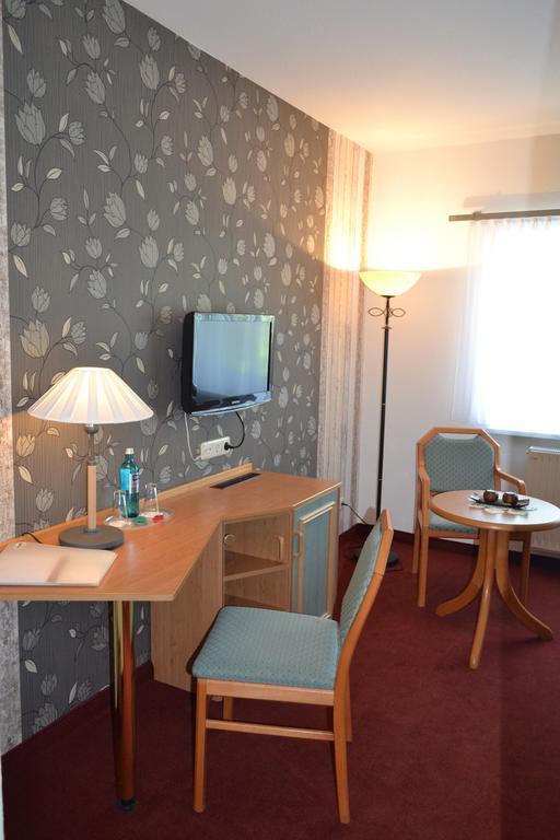 Hotel & Restaurant Zur Linde Freital Buitenkant foto