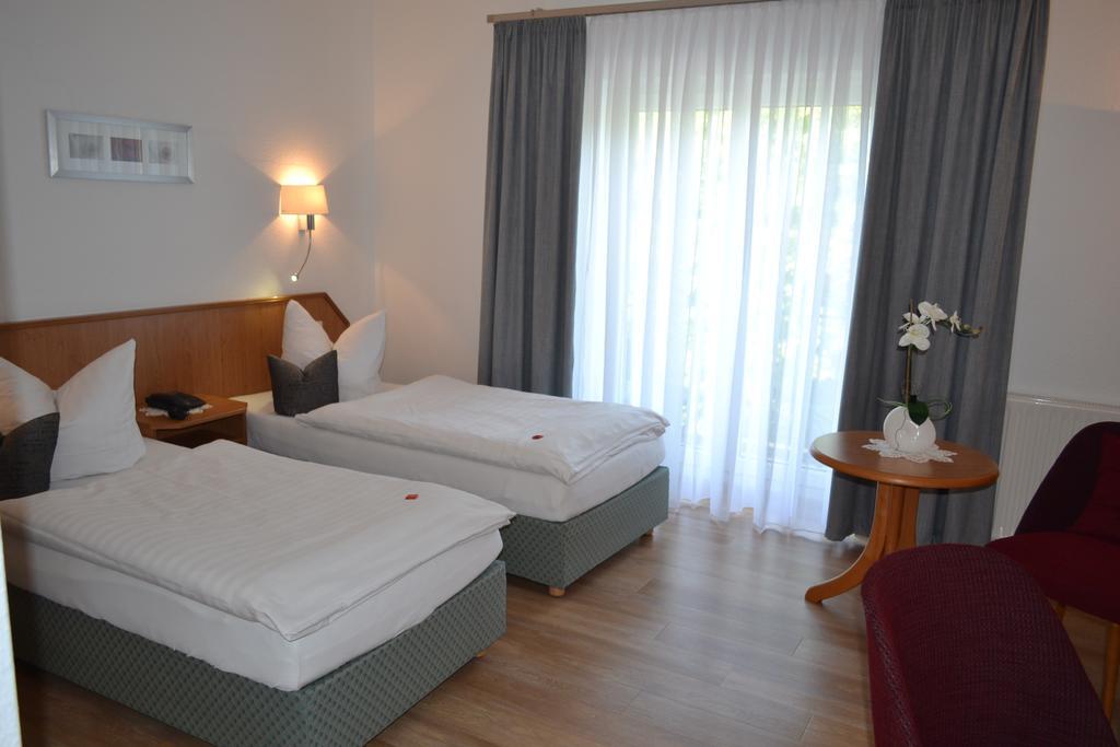 Hotel & Restaurant Zur Linde Freital Buitenkant foto