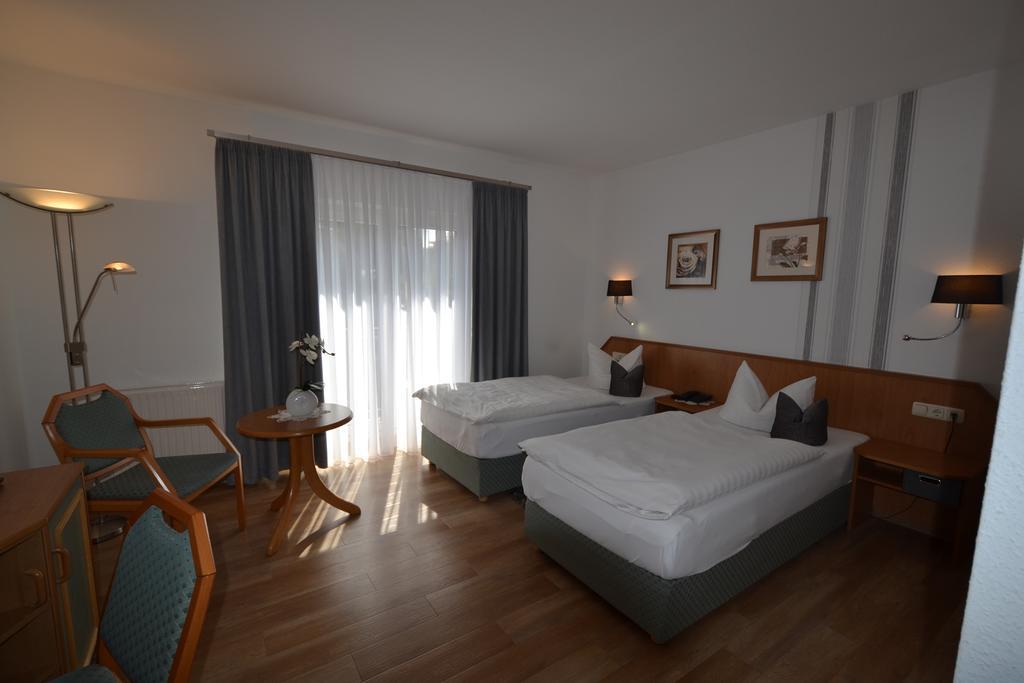 Hotel & Restaurant Zur Linde Freital Buitenkant foto