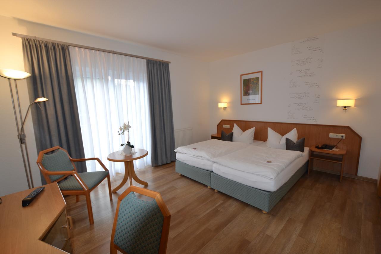Hotel & Restaurant Zur Linde Freital Buitenkant foto